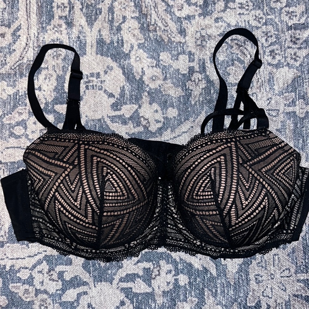 Adorable Me size 42D black and tan bra